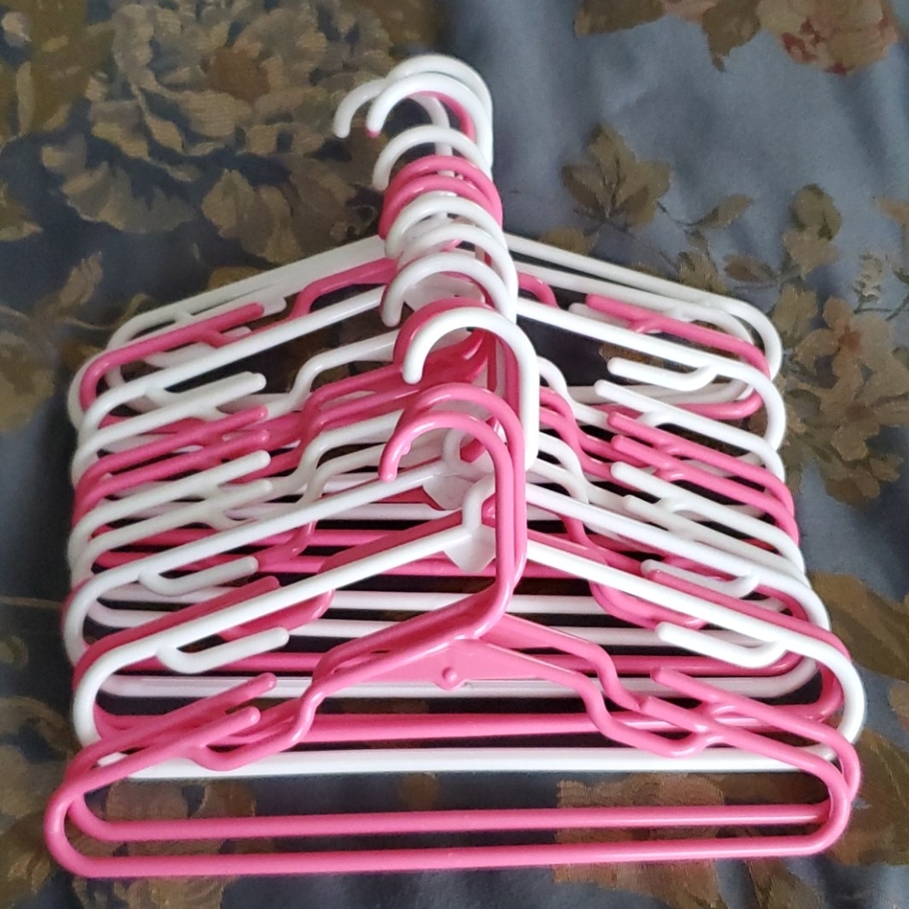 Kid hangers (25)